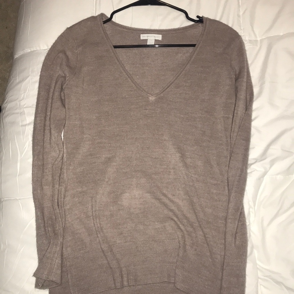 Bright V-Neck Sweater : Size M